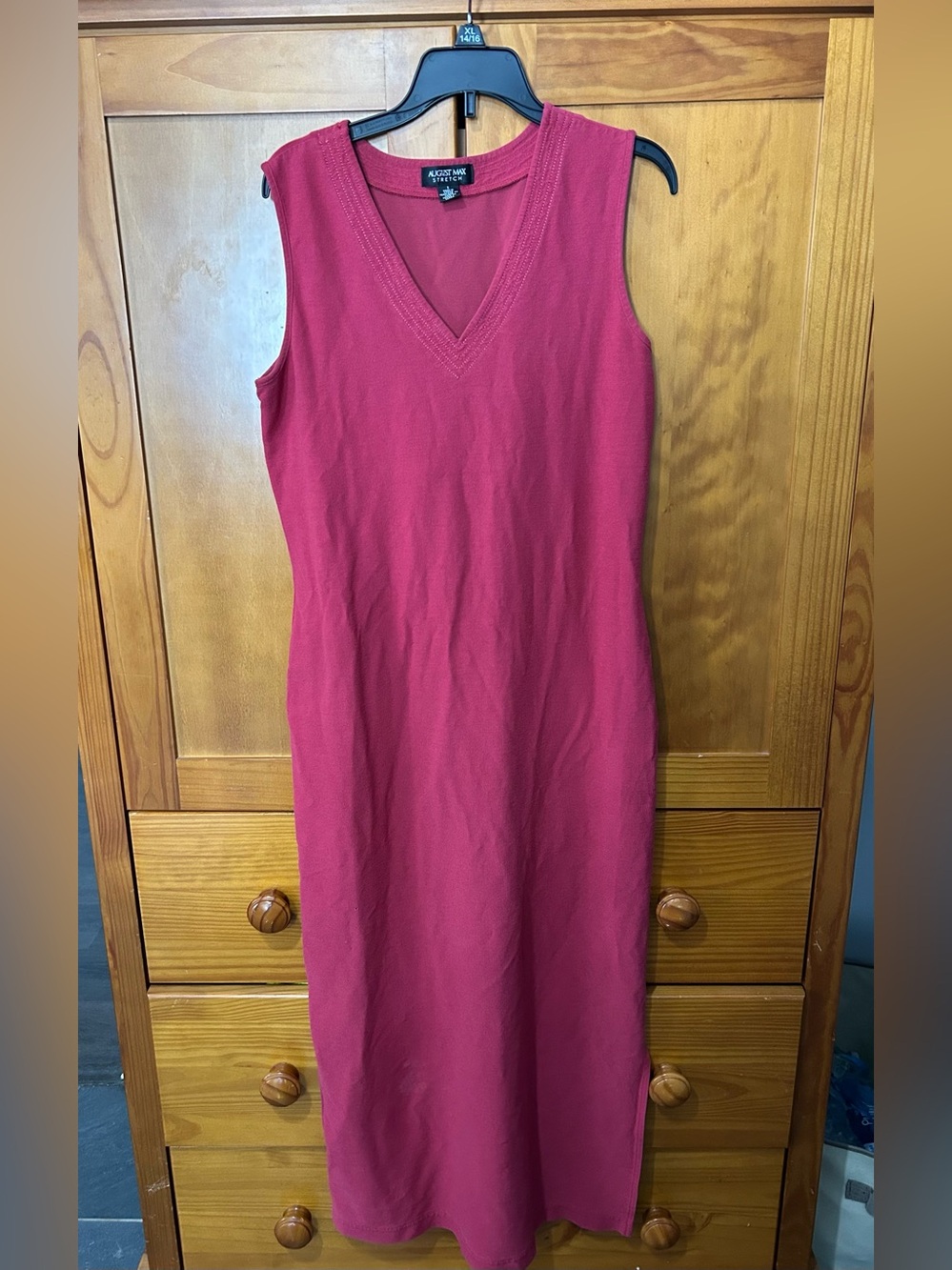 August Max Sleeveless V-Neck pink Knit stretchy Dress